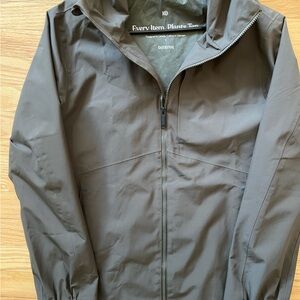 NWOT (Never worn): Tentree Men's Nimbus Rain Jacket (Black Olive Green) Size S
